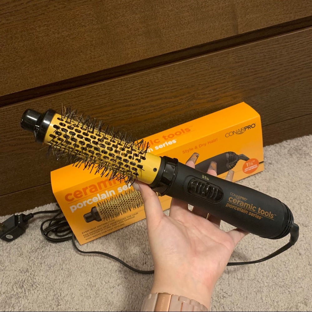 ConairPRO® Porcelain Hot Air Brush